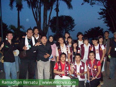 Leo Club Surabaya foto bareng TPC 